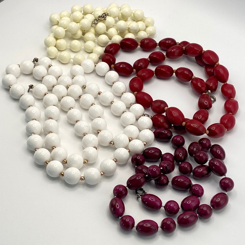Vintage Necklace Lot Of 4 Plastic Resin Retro Beaded White Red Purple Estate